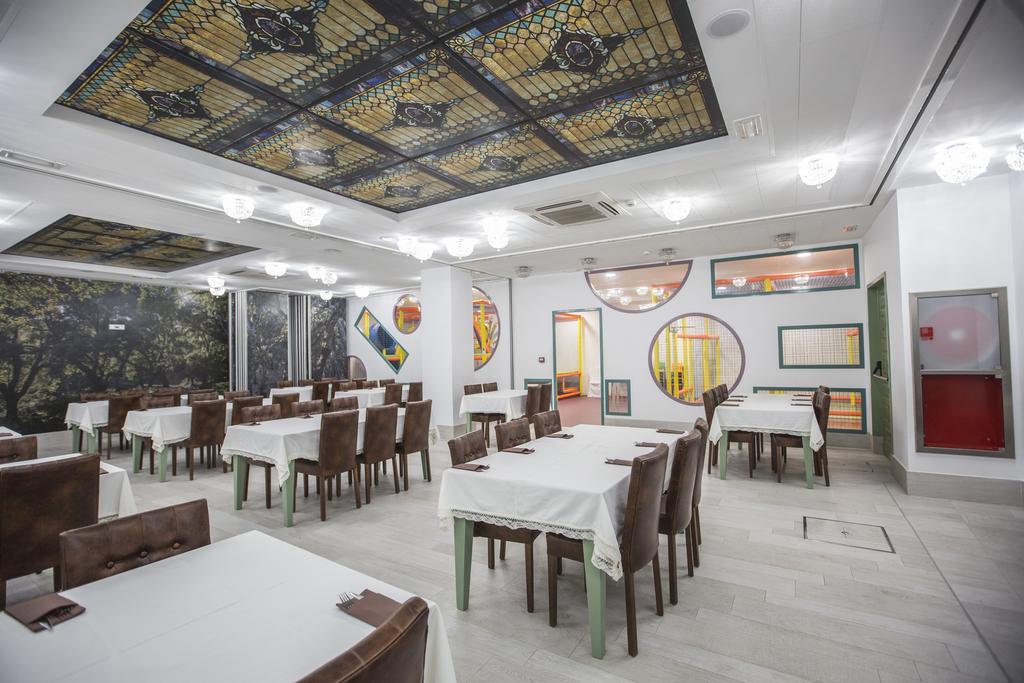 Hotel Barrio Nuevo Lebrija Bagian luar foto